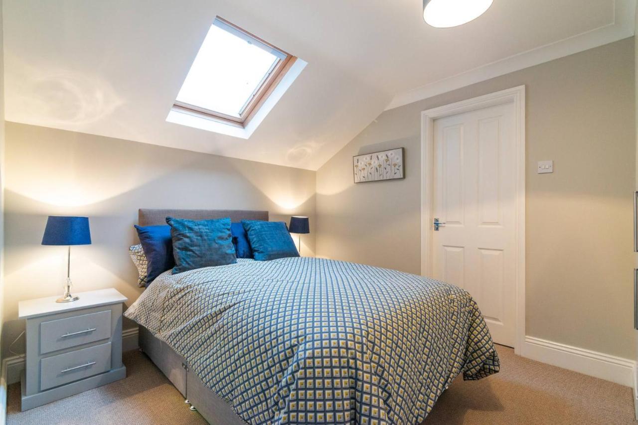 Modern Living 2 Bedroom Apartment South Wilmslow Exterior photo