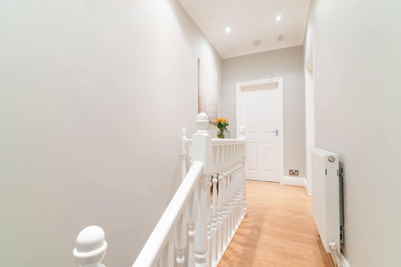 Modern Living 2 Bedroom Apartment South Wilmslow Exterior photo